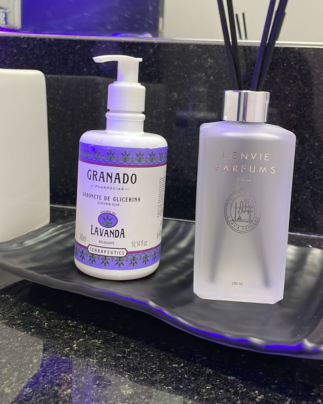 Sabonete e perfume de ambiente à disposição dos alunos